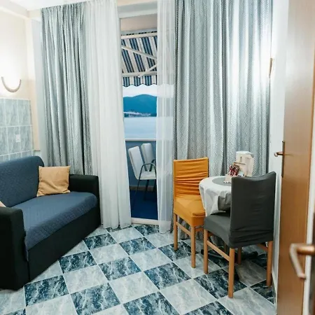 Apartment By The Sea Komarna, Neretva Delta - Usce Neretve - 21938 *