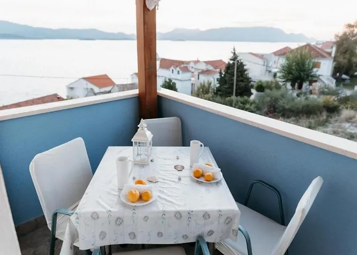 By The Sea Komarna, Neretva Delta - Usce Neretve - 21938 * Klek